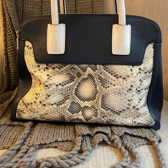 Authentic Tory Burch Handbag - Picture 5 of 8